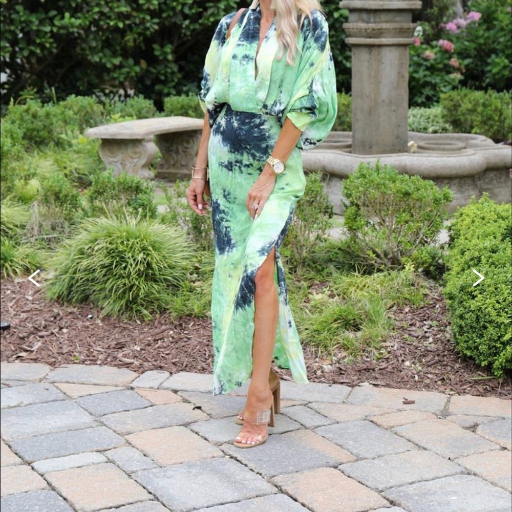 S/W/F Sunset Long Sleeve Dip Dye Maxi Dress